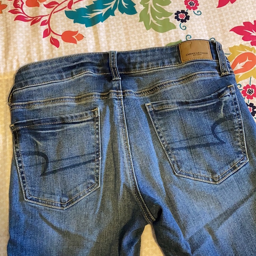 American Eagle Outfitters (AEO) Super Stretch Jegging Size 2 Regular Medium Wash - Picture 7 of 7